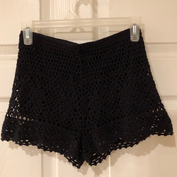 Black crochet knit shorts - Picture 2 of 6